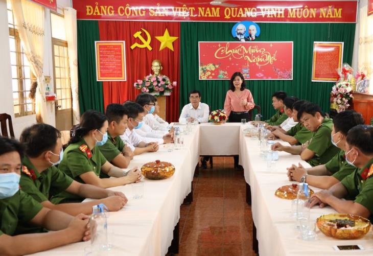 Ban Tuyên giáo Tỉnh ủy thăm, chúc Tết các đơn vị Công an trực Tết